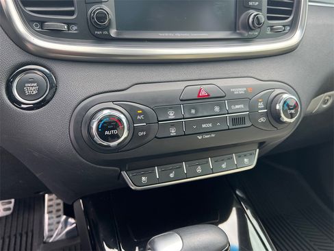 Used 2017 Kia Sorento SX image 32