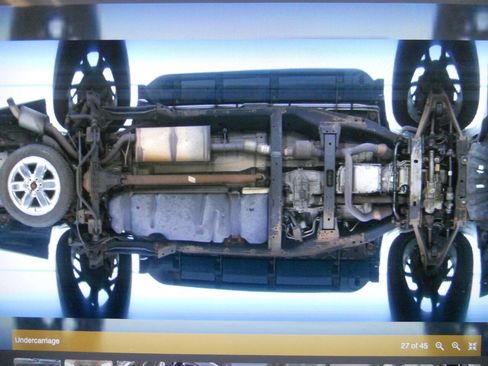 Used 2011 GMC Yukon XL SLT w/ SLT-2 Equipment Package AWD/4WD image 13