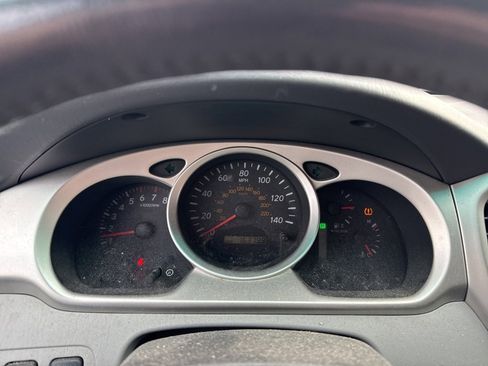 Used 2005 Toyota Highlander V6 image 11