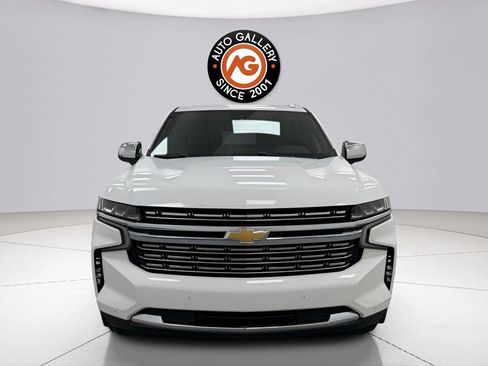 Used 2023 Chevrolet Suburban Premier AWD/4WD image 2