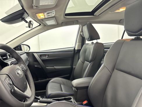 Used 2017 Toyota Corolla XSE image 24