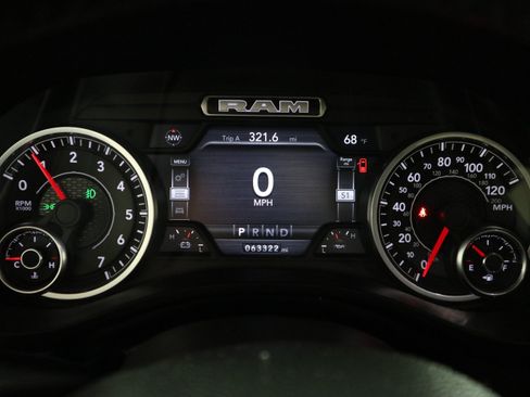 Used 2022 RAM 1500 Laramie AWD/4WD image 18