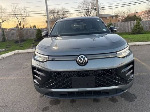 New 2026 Volkswagen Tiguan SE R-Line AWD/4WD image 8