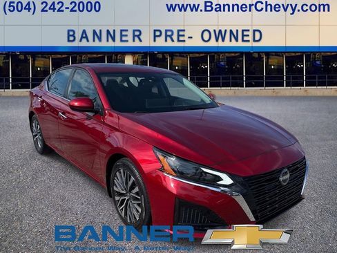 Used 2023 Nissan Altima 2.5 SV w/ SV Premium Package FWD image 2