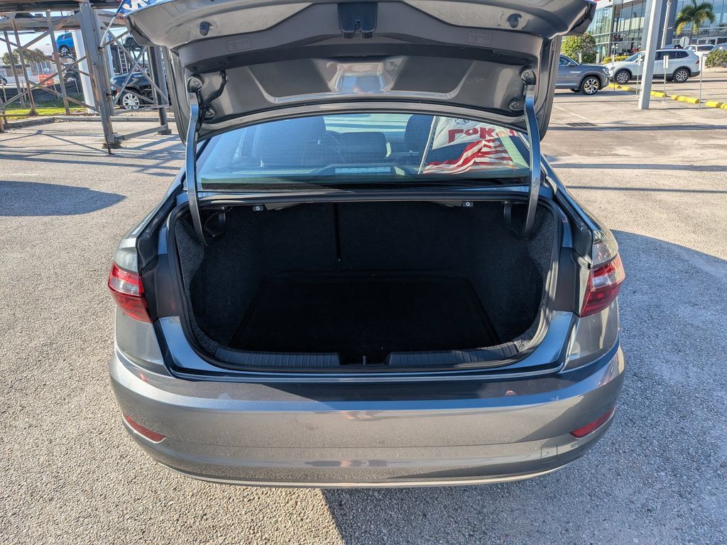 Used 2020 Volkswagen Jetta S w/ Driver Assistance Package FWD image 9