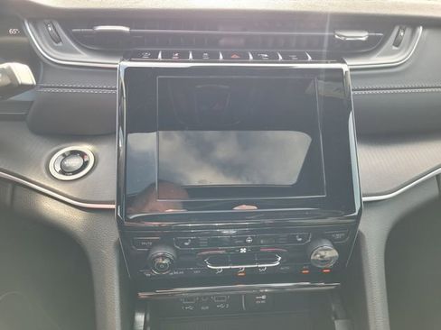 New 2025 Jeep Grand Cherokee L Altitude image 23