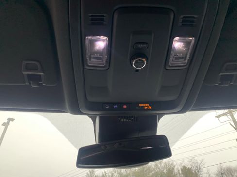 Used 2025 Chevrolet Tahoe Z71 image 23