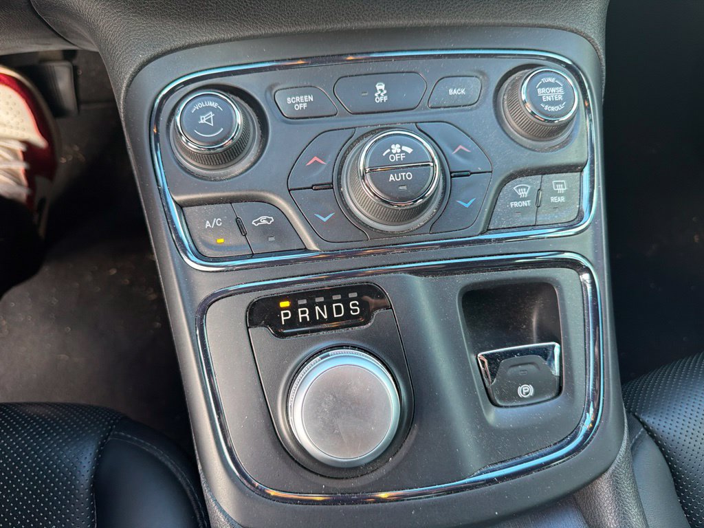Used 2015 Chrysler 200 S w/ Navigation & Sound Group I FWD image 4