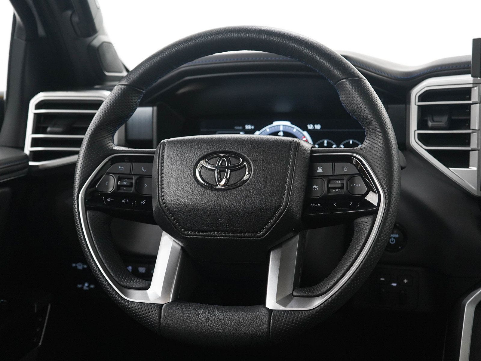 Used 2025 Toyota Sequoia Platinum AWD/4WD image 19