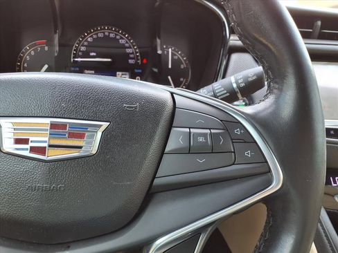 Used 2018 Cadillac XT5 FWD image 22
