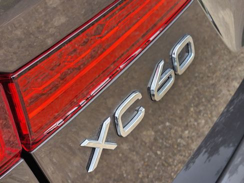 Used 2023 Volvo XC60 B5 Plus w/ Climate Package image 14