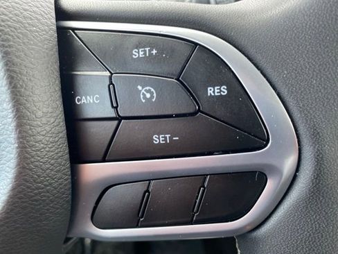 Used 2023 Chrysler Voyager LX FWD image 13