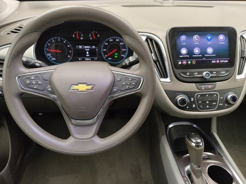 Used 2020 Chevrolet Malibu LT FWD image 22