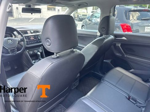 Used 2018 Volkswagen Tiguan SE w/ Panoramic Sunroof Package AWD/4WD image 10
