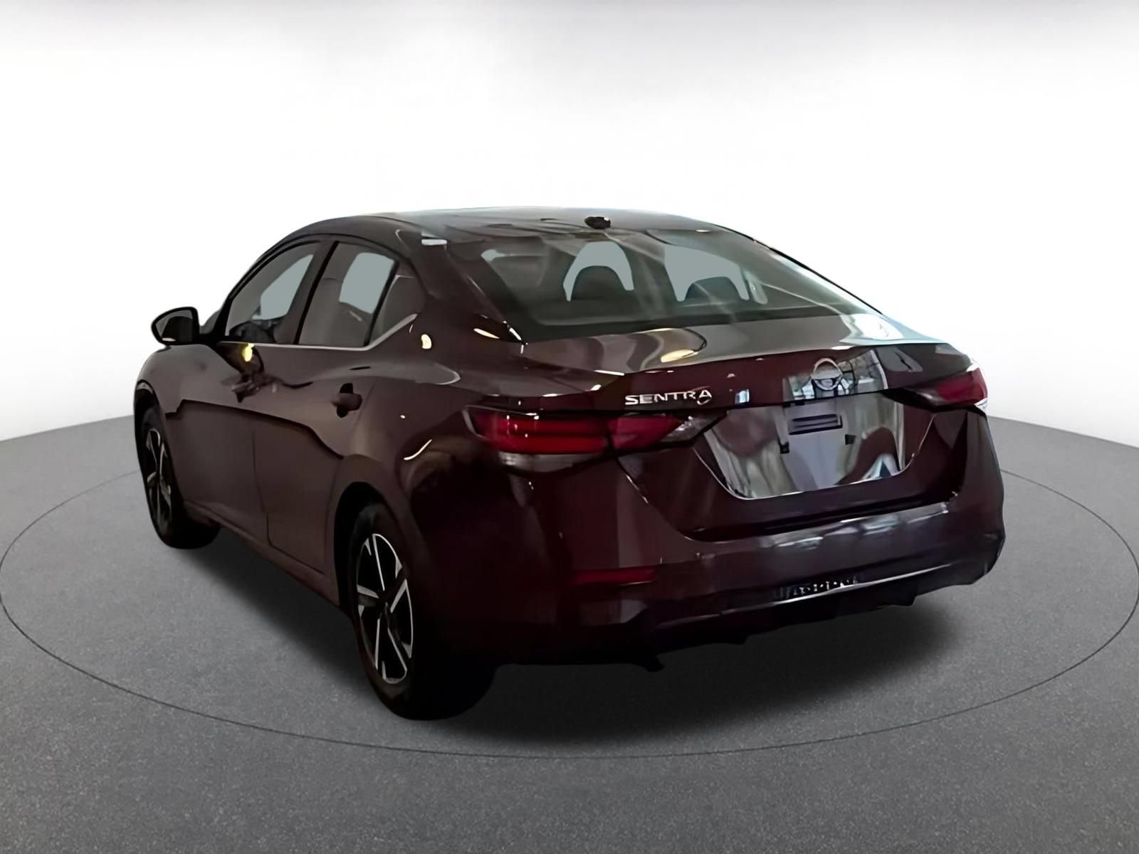Used 2025 Nissan Sentra SV FWD image 10