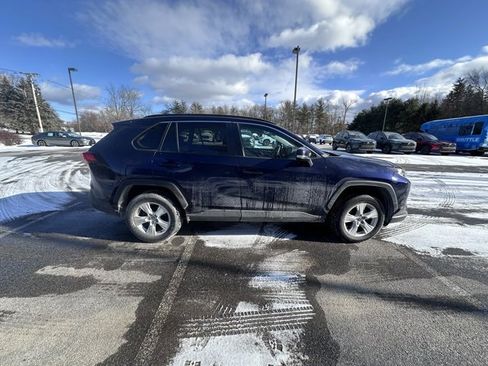 Used 2021 Toyota RAV4 XLE image 2