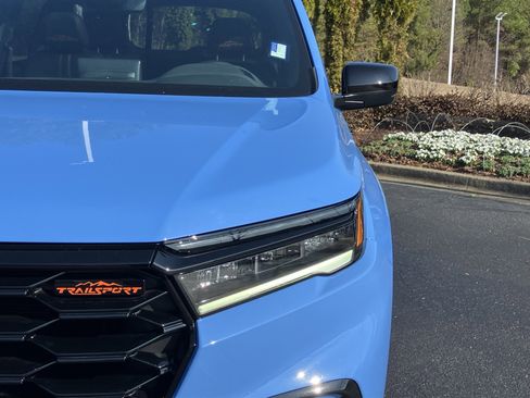 Used 2024 Honda Pilot TrailSport image 5