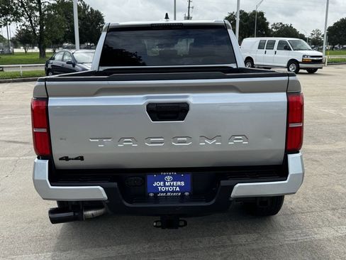 Used 2025 Toyota Tacoma TRD Sport AWD/4WD image 8