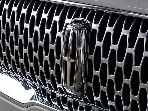 Used 2022 Lincoln Nautilus Reserve AWD/4WD image 29