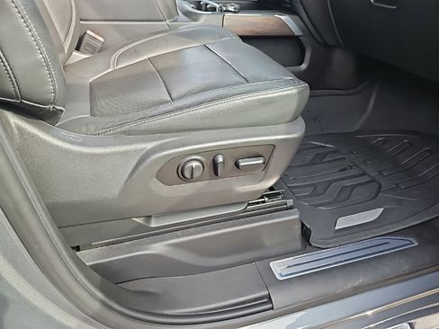 Used 2020 GMC Sierra 1500 SLT w/ SLT Premium Package image 23