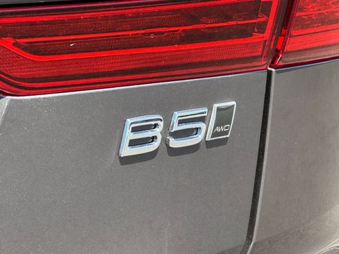 Used 2025 Volvo XC60 B5 Core w/ Protection Package Premier AWD/4WD image 25