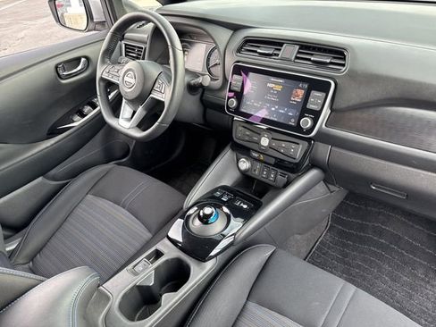 Certified 2025 Nissan Leaf SV Plus image 27