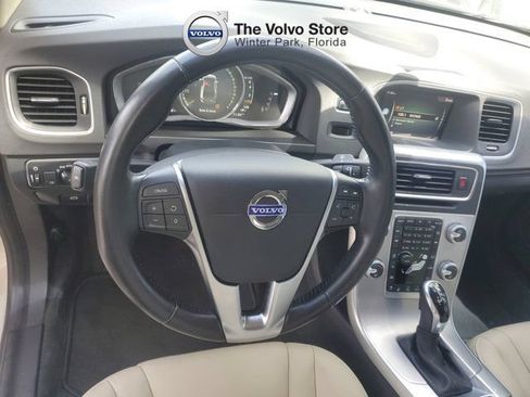 Used 2018 Volvo S60 T5 Inscription FWD image 18