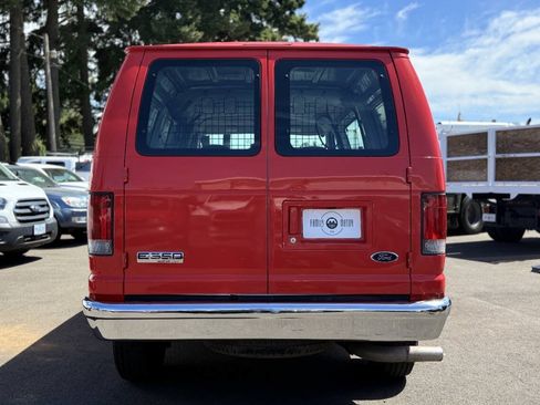 Used 2006 Ford E-350 and Econoline 350 Super Duty RWD image 9
