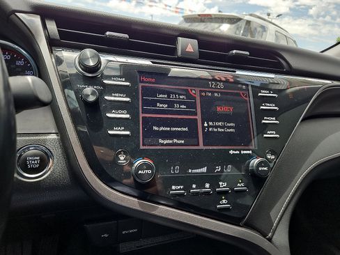 Used 2020 Toyota Camry XSE image 10