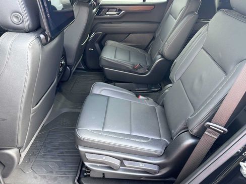 Used 2026 GMC Yukon Denali w/ Denali Reserve Package AWD/4WD image 21
