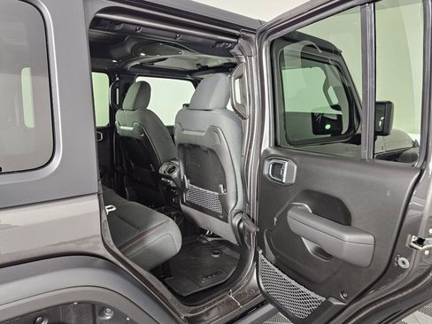 New 2026 Jeep Wrangler Unlimited Rubicon AWD/4WD image 35