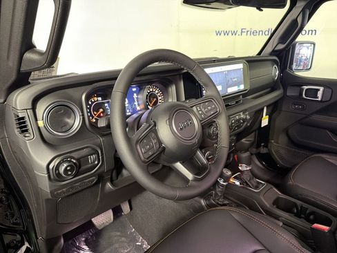 New 2026 Jeep Gladiator Sport AWD/4WD image 11