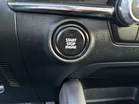 Used 2025 MAZDA MAZDA3 s image 34