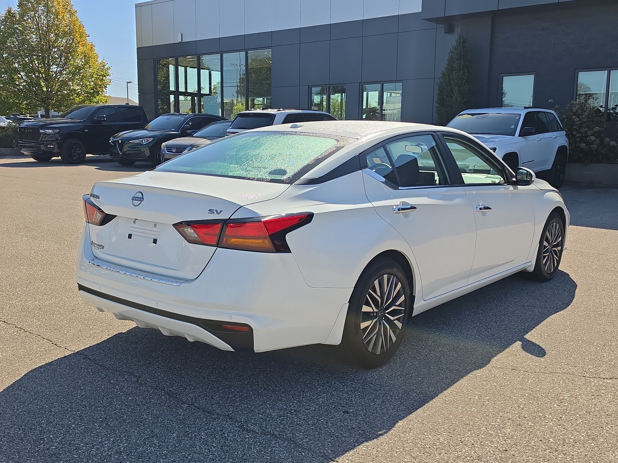 Used 2023 Nissan Altima 2.5 SV FWD image 7