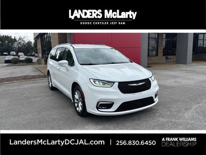 Used 2021 Chrysler Pacifica Touring-L w/ Premium & Safety Sphere Group