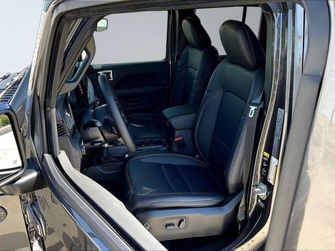 New 2026 Jeep Gladiator Sport image 3