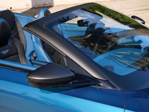 Used 2020 Aston Martin DBS Superleggera Volante RWD image 21