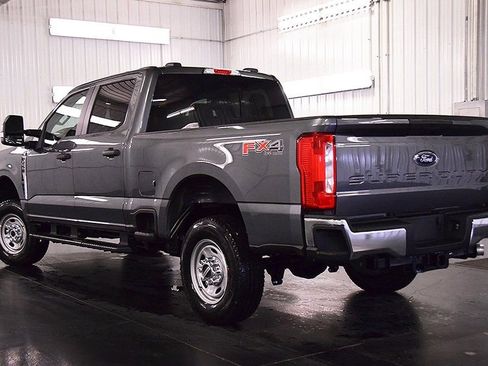 New 2026 Ford F250 XL w/ FX4 Off-Road Package image 5
