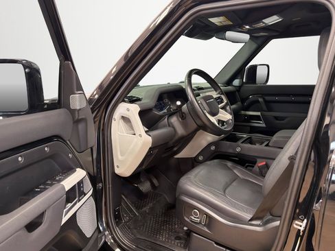 Used 2023 Land Rover Defender 130 SE AWD/4WD image 10