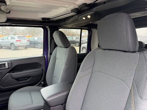 New 2026 Jeep Gladiator Willys AWD/4WD image 8