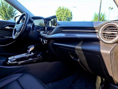 Used 2025 Chevrolet Trax ACTIV image 24