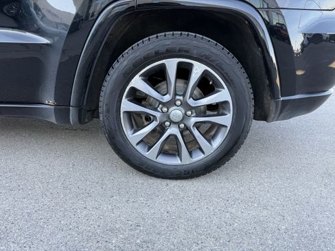 Used 2018 Jeep Grand Cherokee Overland AWD/4WD image 20