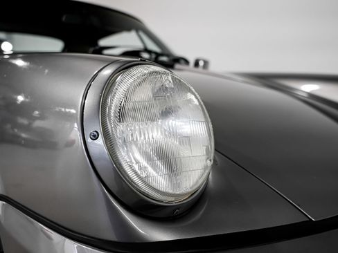 Used 1990 Porsche 911 Carrera RWD image 37