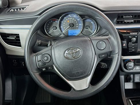 Used 2015 Toyota Corolla LE image 18
