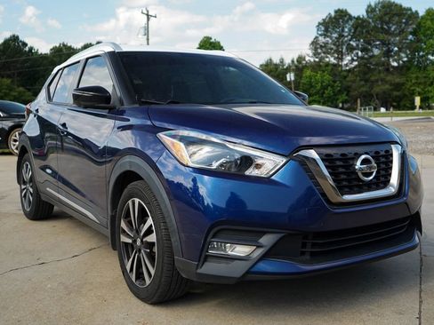 Used 2019 Nissan Kicks SR w/ SR Premium Package FWD image 36