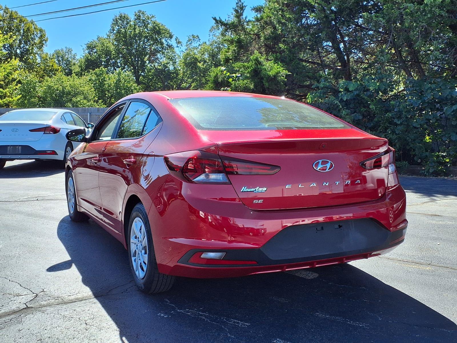Used 2019 Hyundai Elantra SE FWD image 3