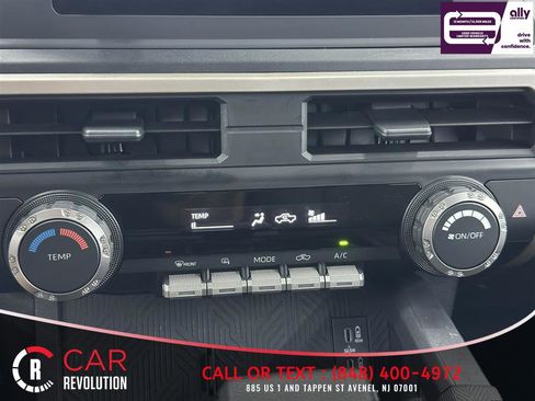 Used 2024 Toyota Tacoma SR RWD image 30
