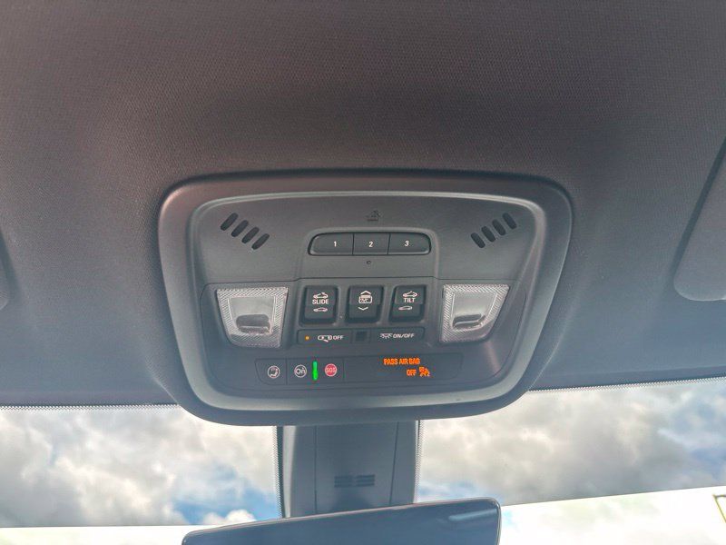 Used 2023 Chevrolet Traverse RS AWD/4WD image 49
