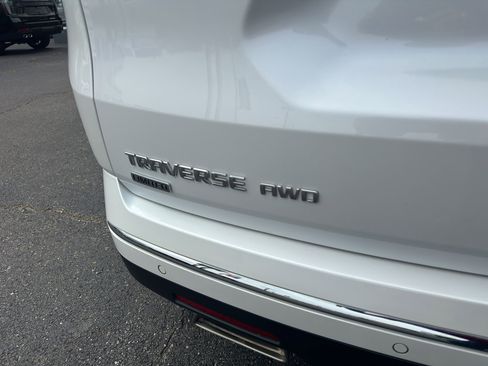 Used 2024 Chevrolet Traverse High Country image 7