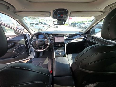 Used 2023 Jeep Grand Cherokee 4WD 4xe image 27